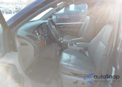 2015 Chrysler Town & Country Touring from USA, damaged, VIN 2C4RC1BG8FR619829